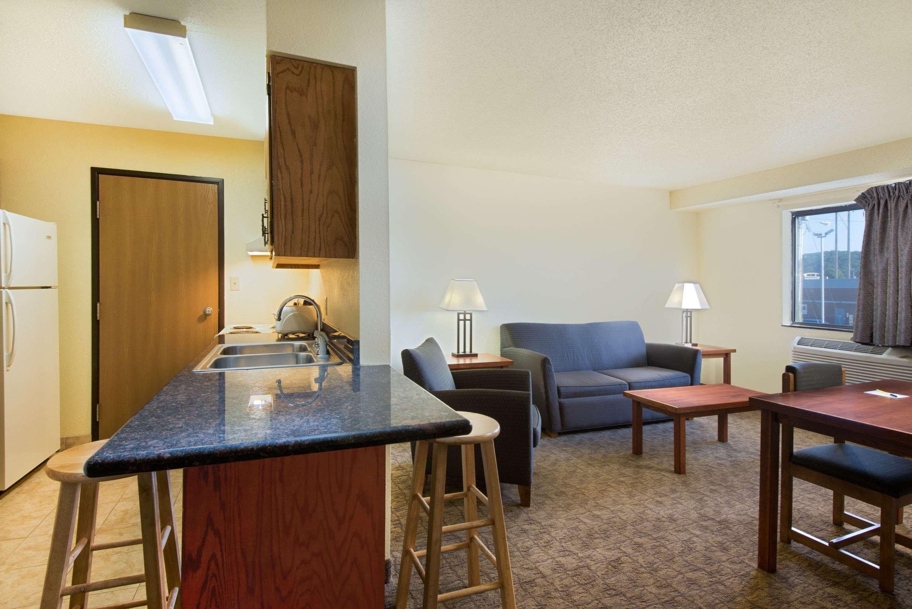 Super 8 By Wyndham Ripley Hotel Exterior photo
